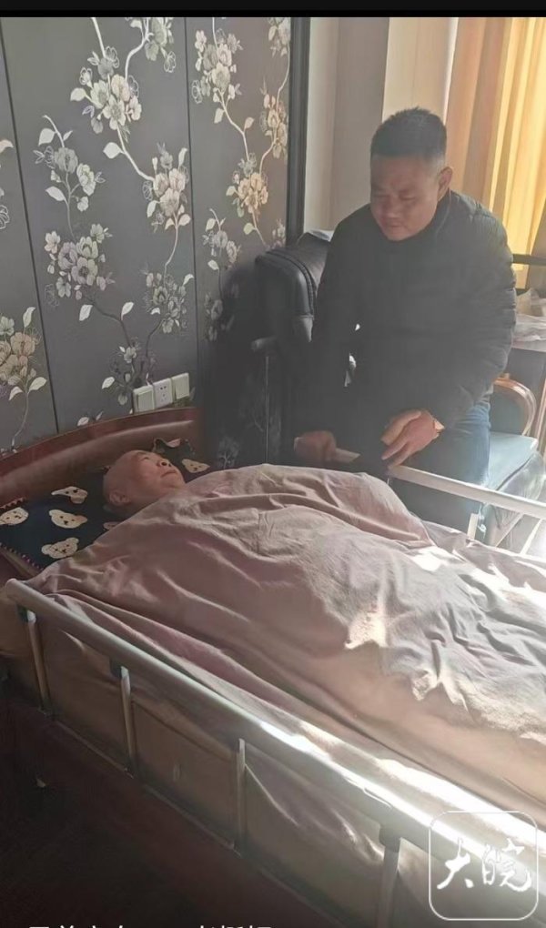 日照股票配资 “兄弟放心，二老有我” 宿州一位交警7年守护去世战友的父母